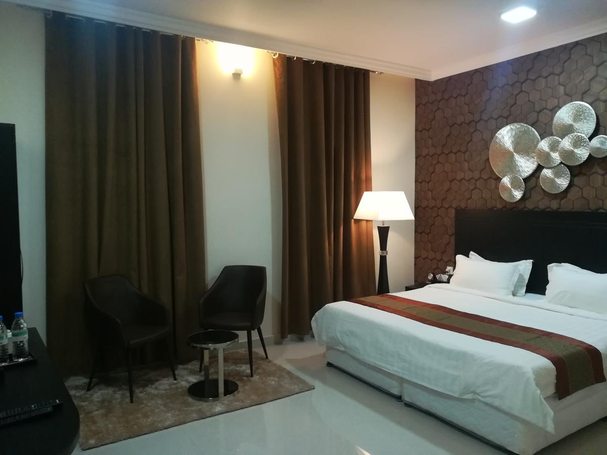 Tanuf Residency Hotel ニズワ エクステリア 写真